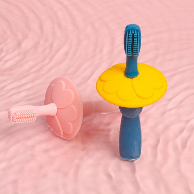 Anti-swallowing silicone children's toothbrush
