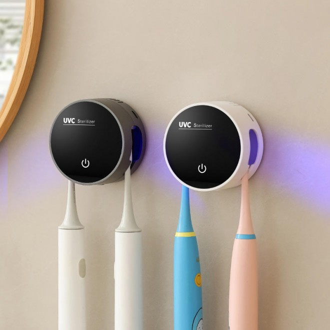 Smart UV cleaning toothbrush holder