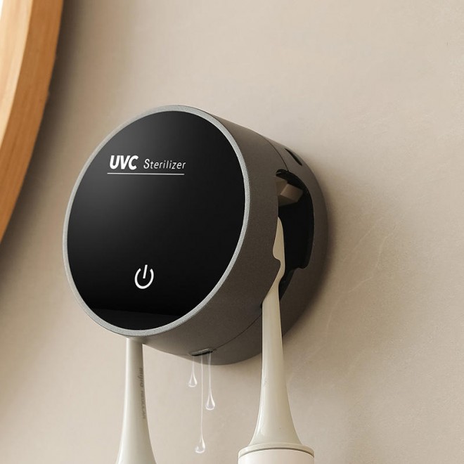 Smart UV cleaning toothbrush holder