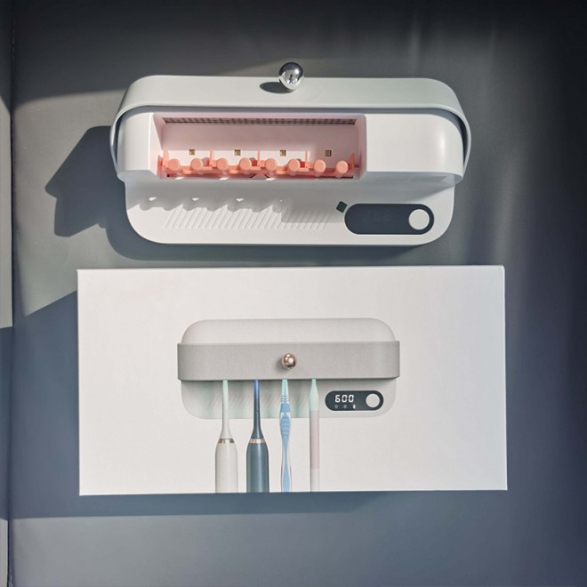 Air-drying and disinfecting rechargeable toothbrush holder